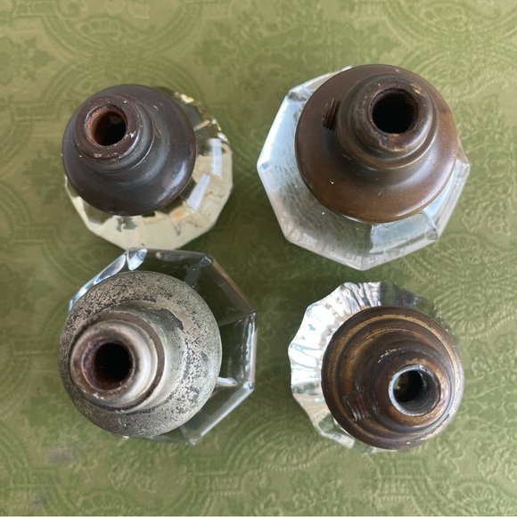 Vintage Glass Door Knobs - Picture 7 of 11